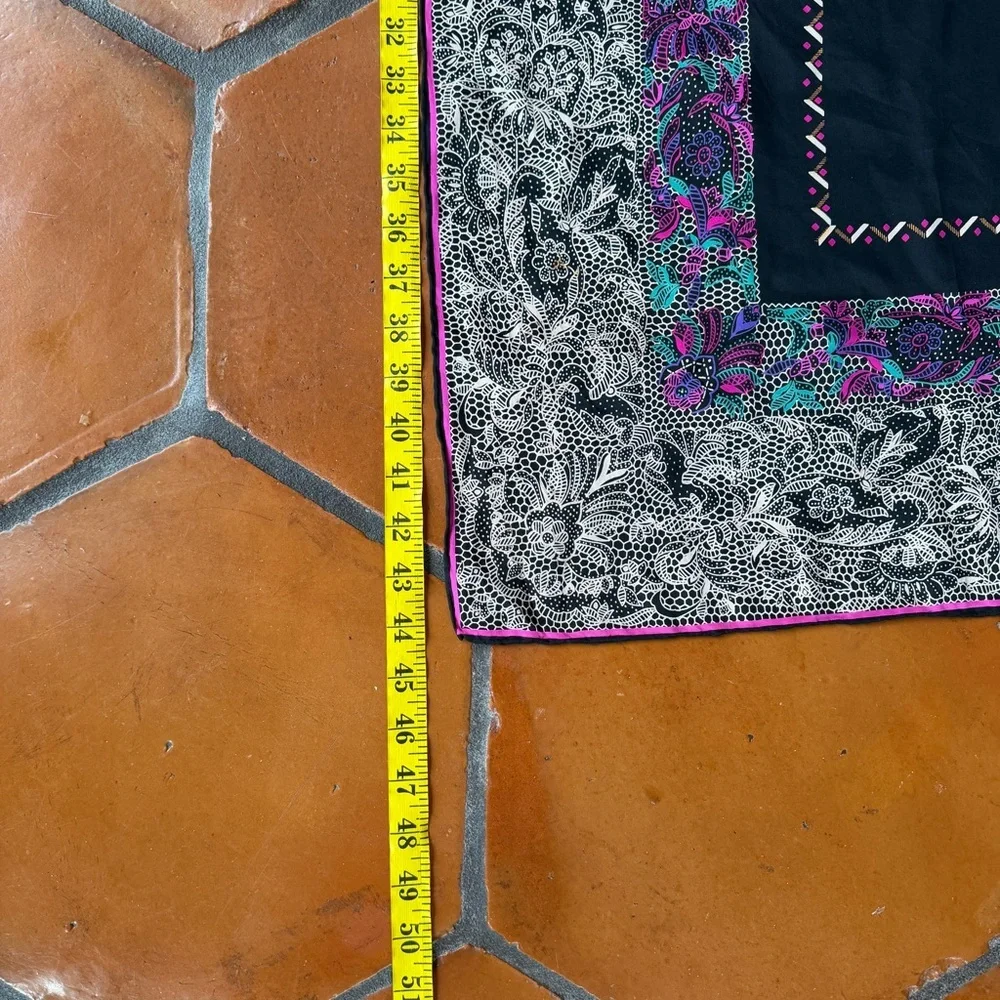 VINTAGE LUXURIOUS FLORAL BIRD SHAWL SCARF HAND ROLLED OLD MONEY COCKTAIL PARTY
